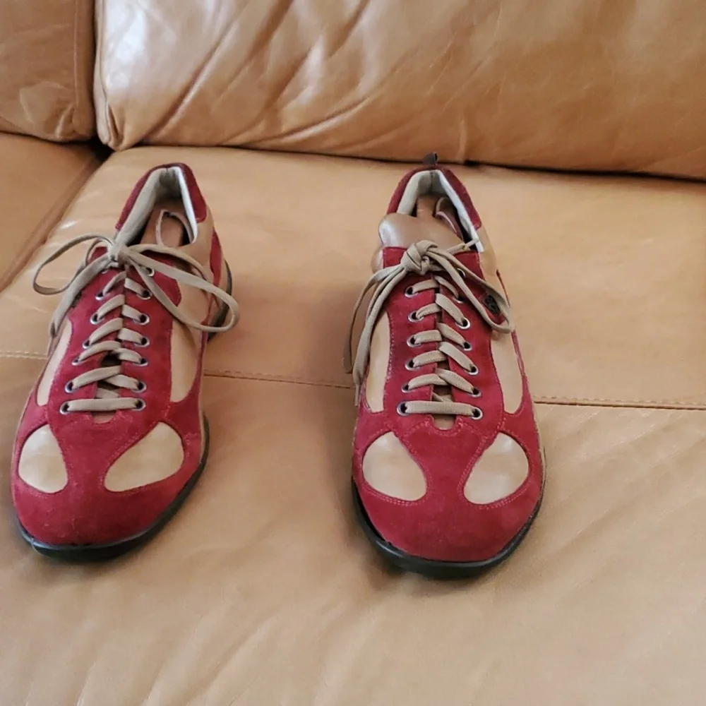 Stylish Red and Tan Men's Sneakers - Picture 9 of 16